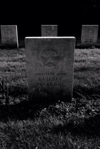 Een graf van een soldaat op het Russische Ereveld.  Bron: Gijs Dragt